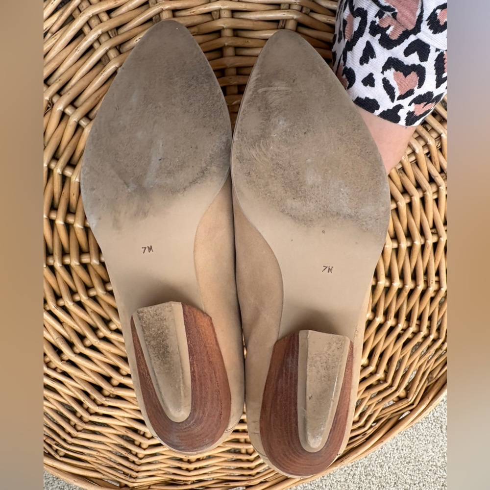 9 & Co. Vintage Light Tan Leather Pointed Loafers Wooden Heel Size 7 - Picture 8 of 8